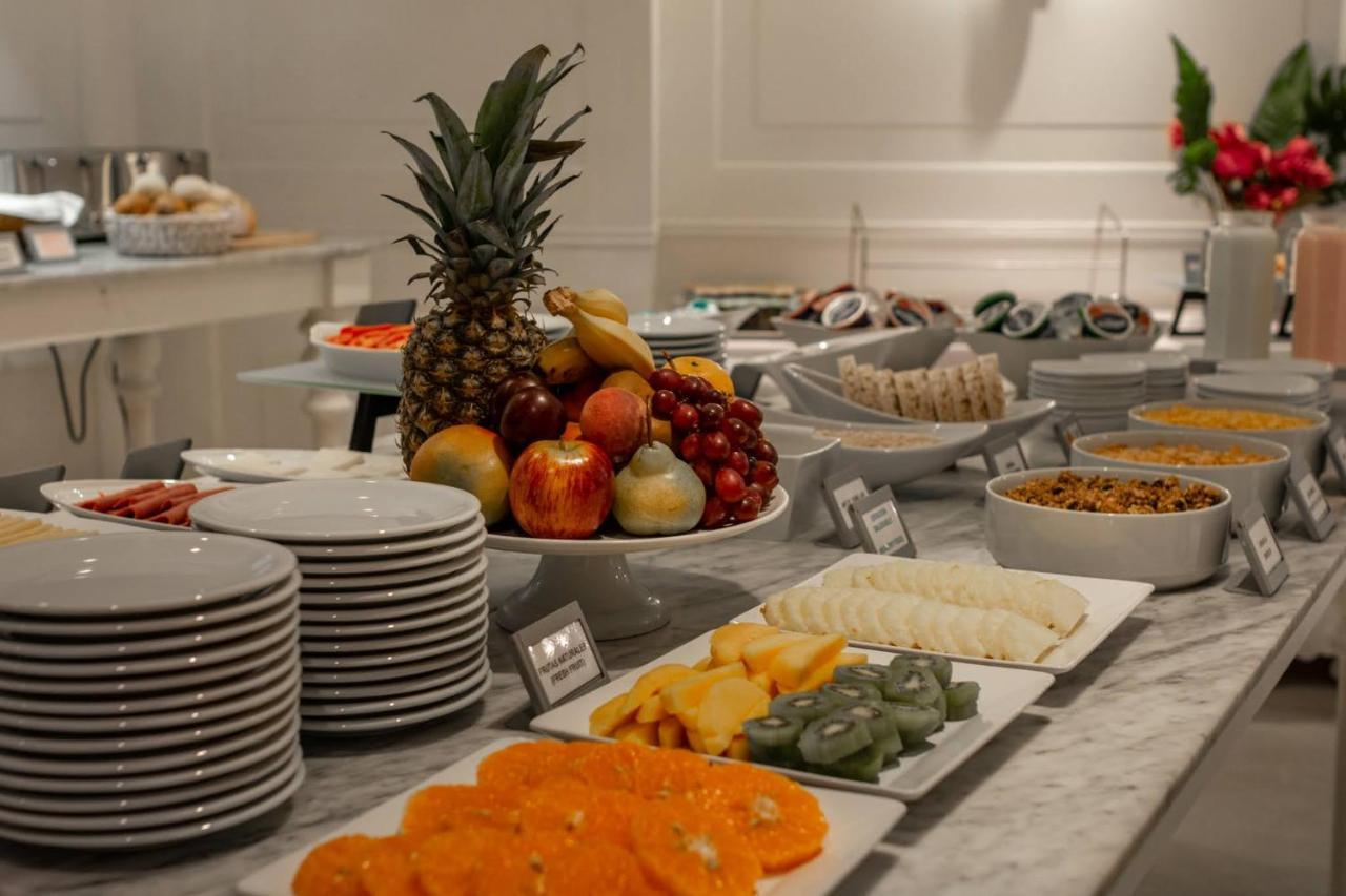 Feir'S Park Hotel & Rooftop Buenos Aires Luaran gambar A buffet at a hotel