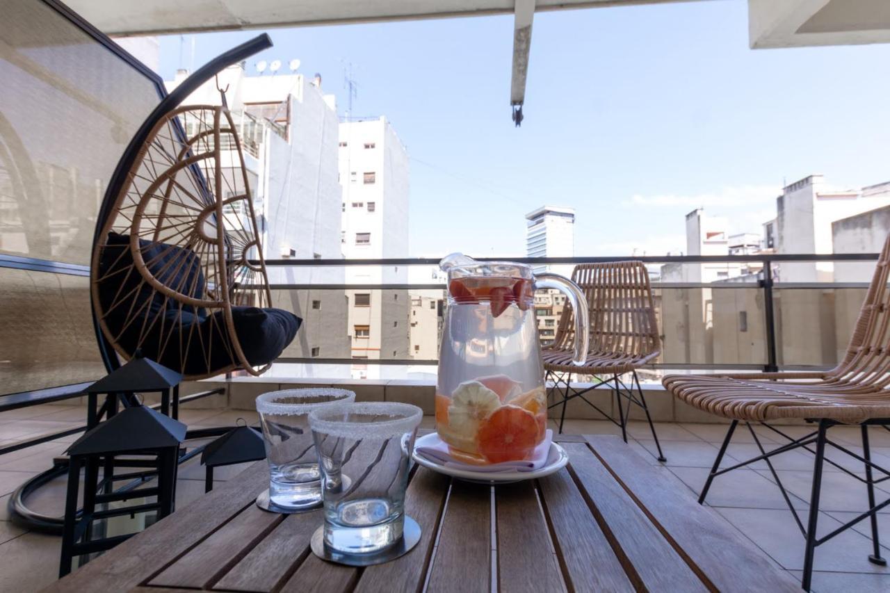 Feir'S Park Hotel & Rooftop Buenos Aires Luaran gambar A balcony in Buenos Aires, Argentina